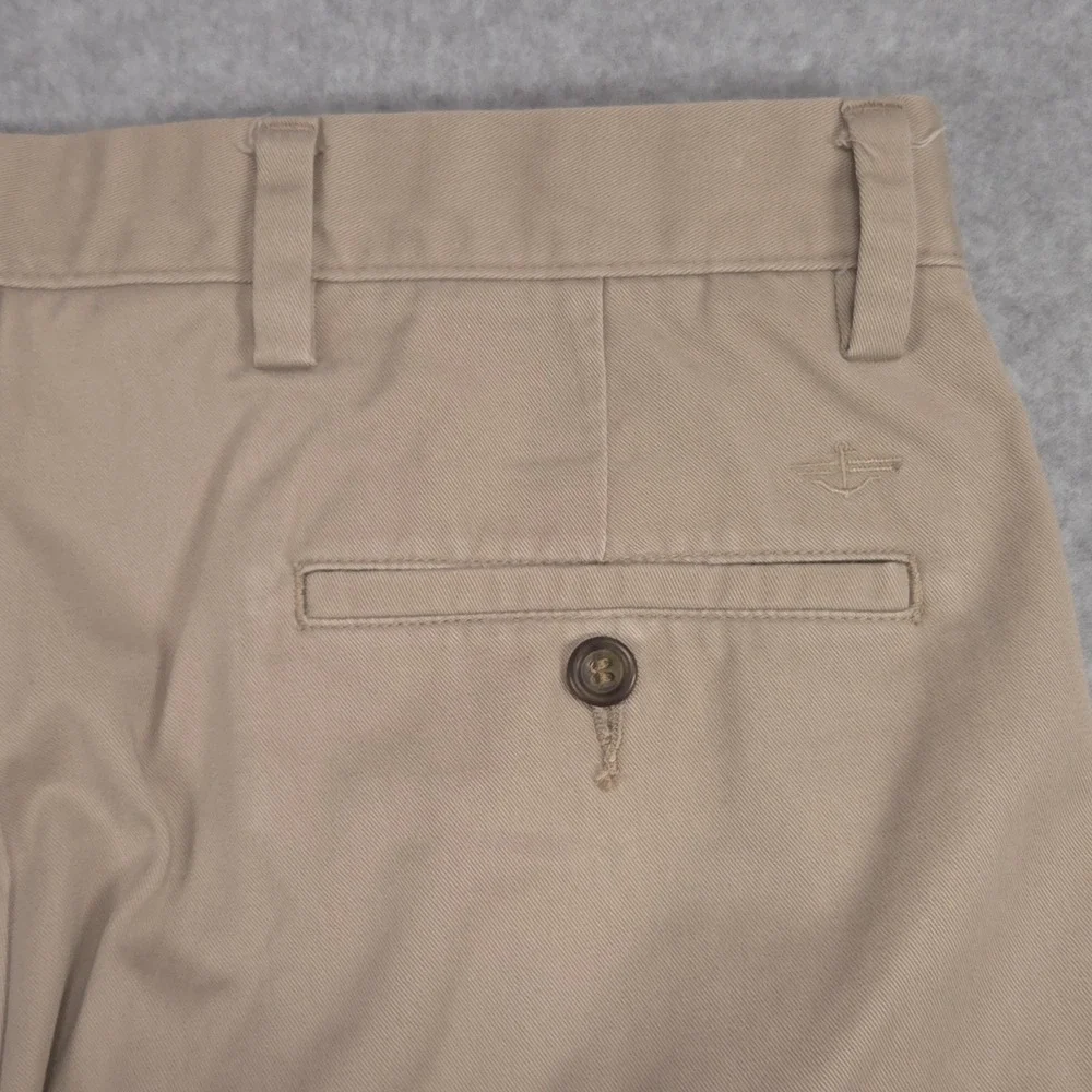 Dockers D3 Mens 34x30 Beige Khaki Flat Front Casual Chino Pants School